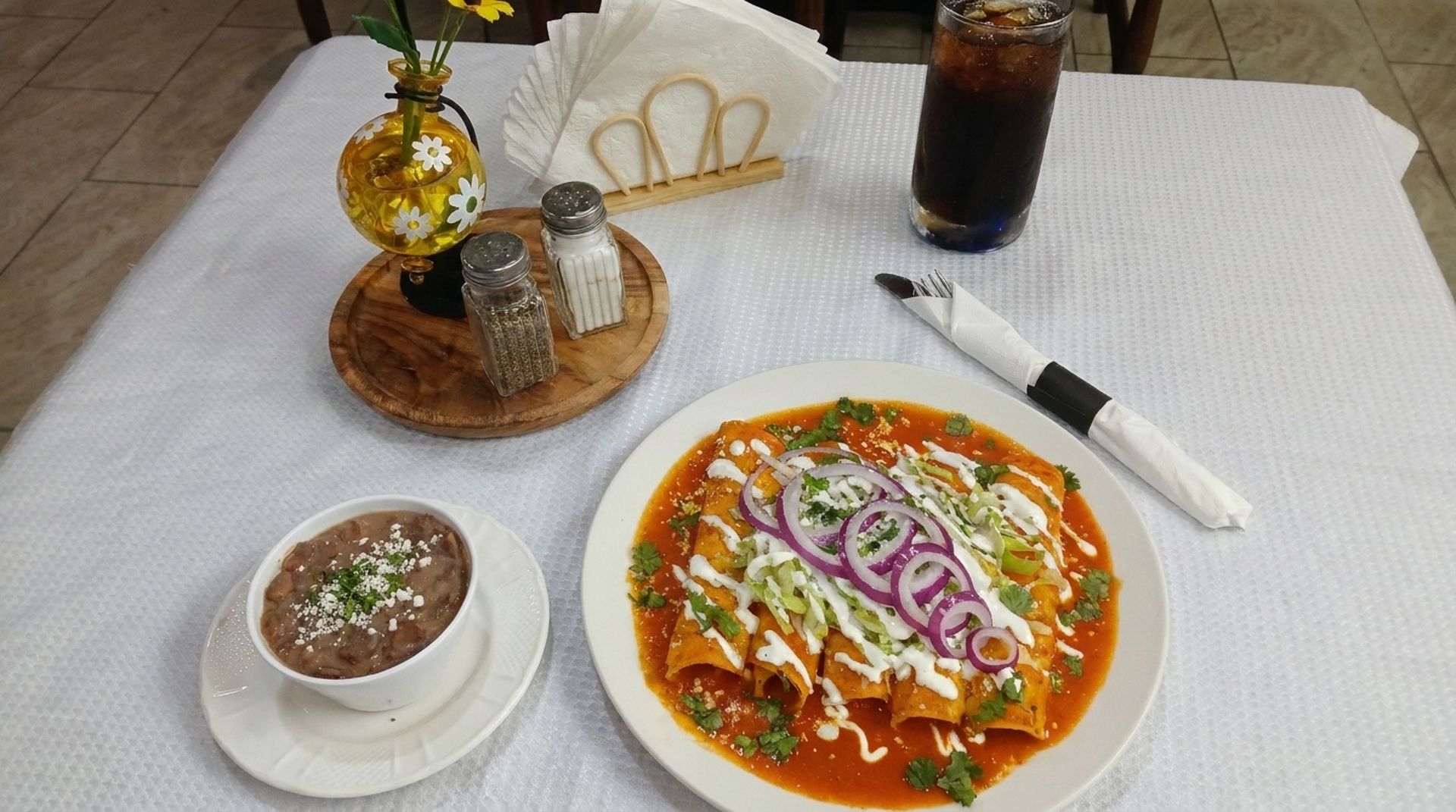 Enchiladas, green or red